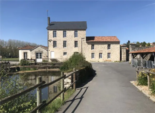 Moulin de Chaussac : Location salle de réception, appartements en bord de sèvre proche Puy du Fou, activité diverse en Vendée