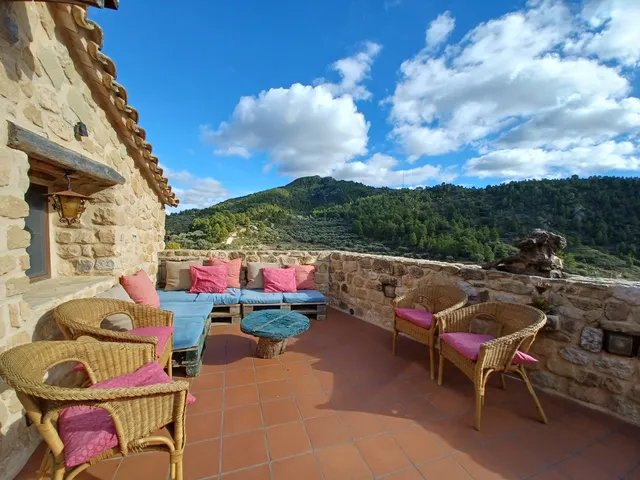 Can Miqueló -casa familiar rural