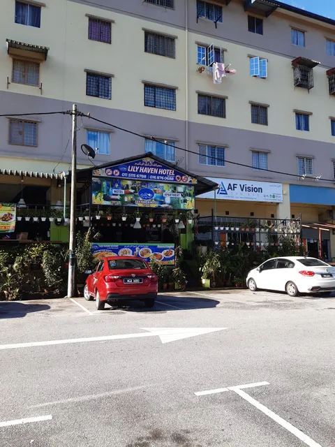 OYO 90760 Lily Haven Hotel