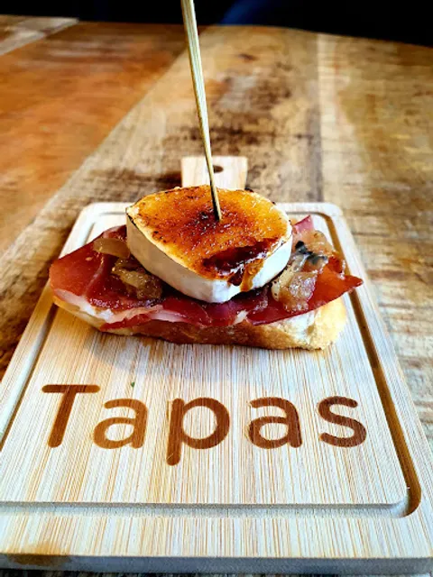 Hin & Her Restaurant Tapas Bar