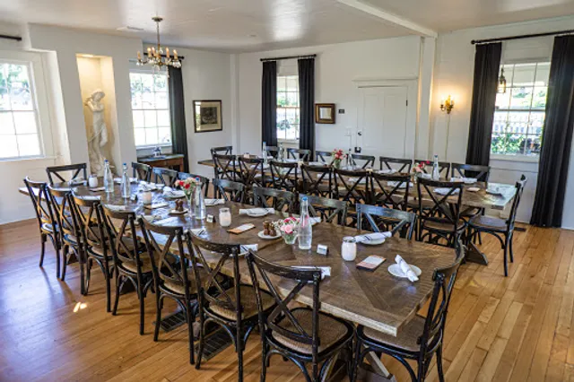 Filberts Farmhouse Kitchen