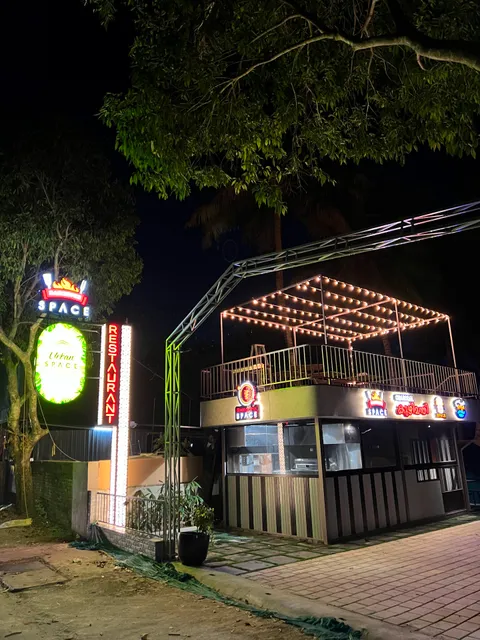 Urban Space Restaurant By Barbecue Space