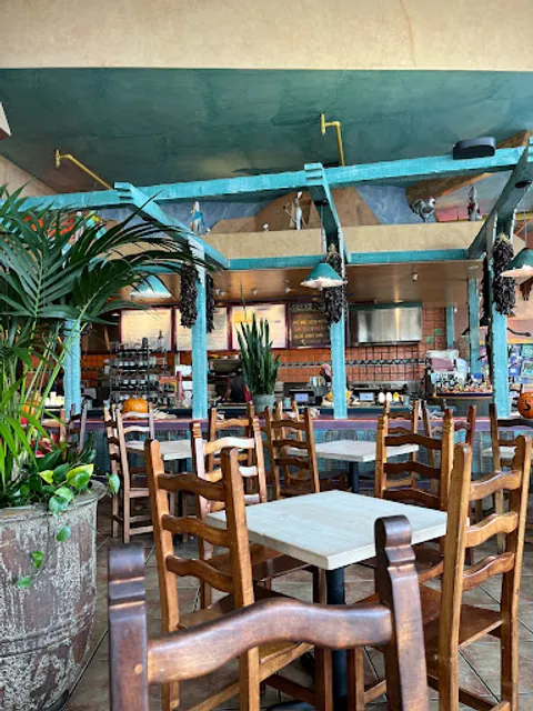 Dos Coyotes Border Cafe