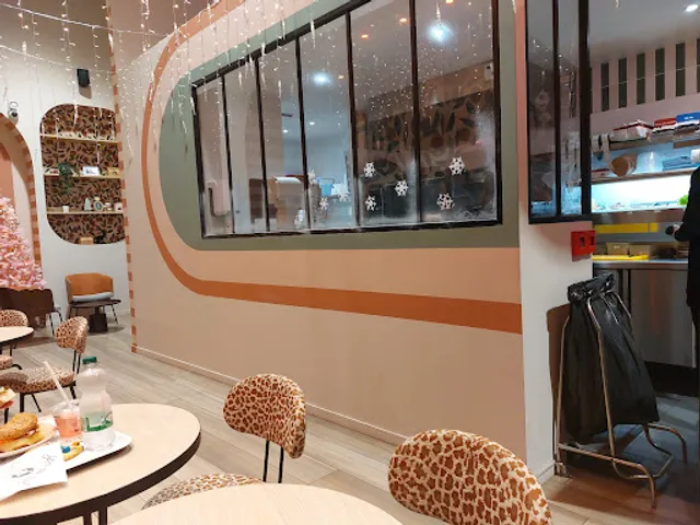 Emilie and the Cool Kids Nice Valley