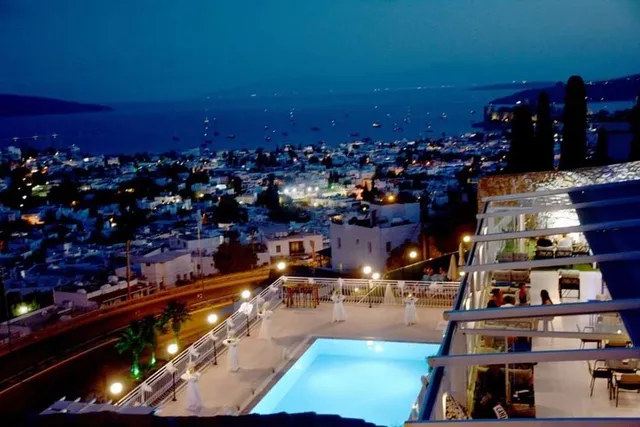 Roadhouse Apartments