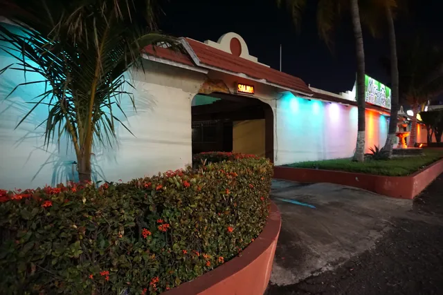 Autohotel Mira flores