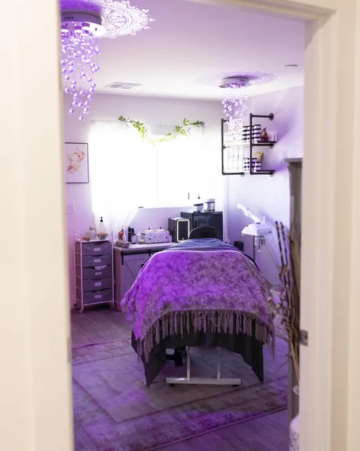 MolloGlow LLC - Aesthetics by Liana Mollo