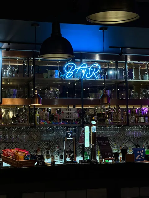 Waterside Bar and Restaurant