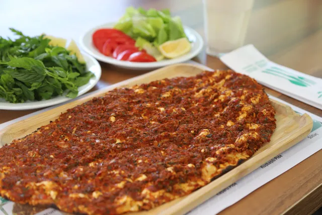 Urfa Çıtır Lahmacun Pide ve Kelle Paça