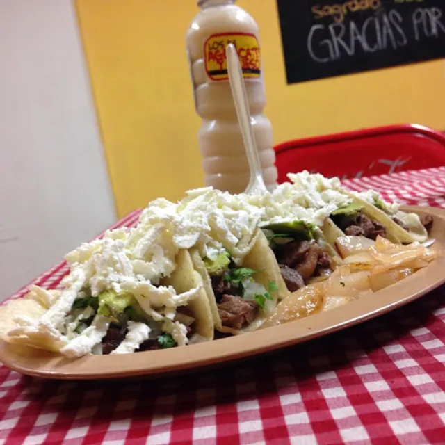 Los de Aguacate y Queso