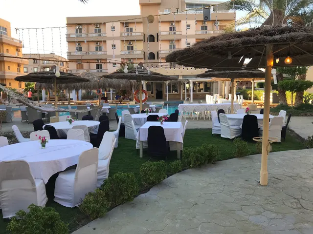 Paradise Lounge Restaurant ,Bar&Pizzeria