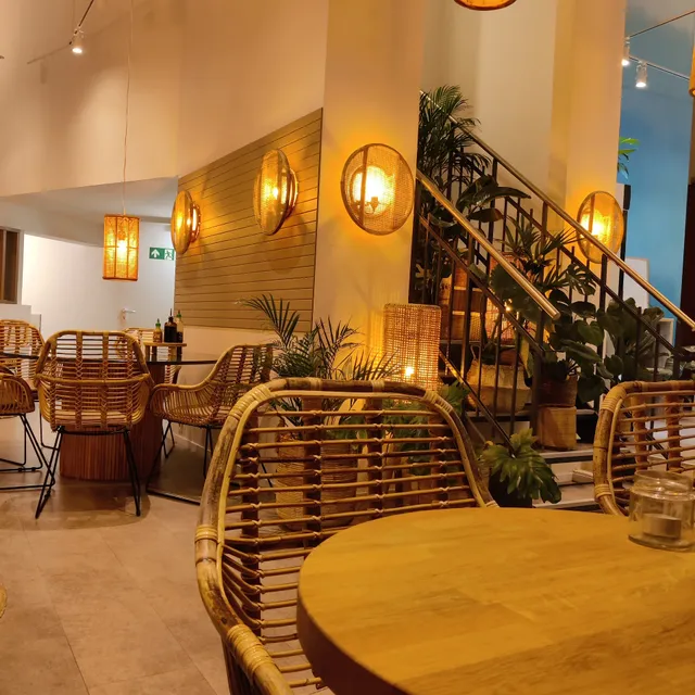 ÁRO Hamburg | Chilehaus - Asian Fusion Kitchen | Finest Bowls