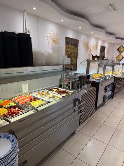 Luv 2 eat Thai Restaurant