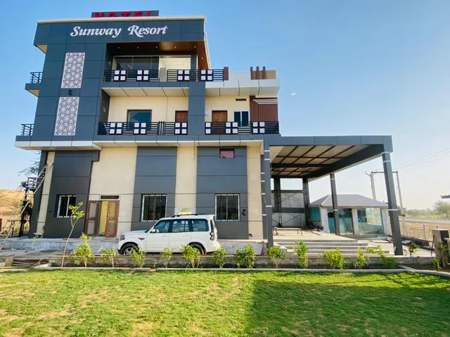 Hotel Sunway Resort & Family Restaurant - Best Hotel in Churu , Best Hotel & Restaurant in Churu , Marriage Garden in Churu