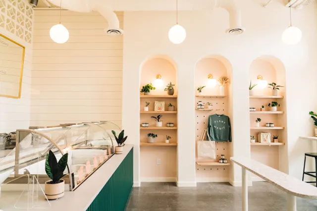 Frankie & Jo's University Village