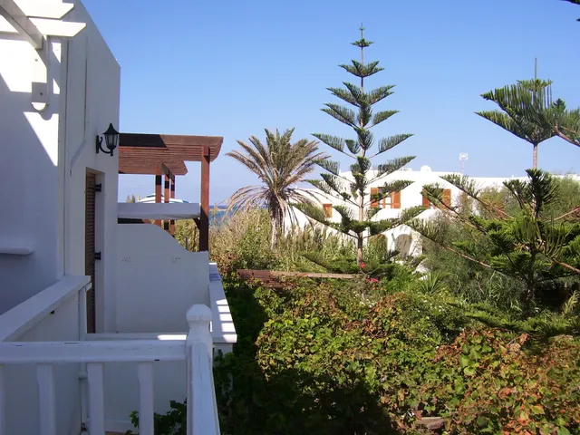 IOLI STUDIOS & APARTMENTS