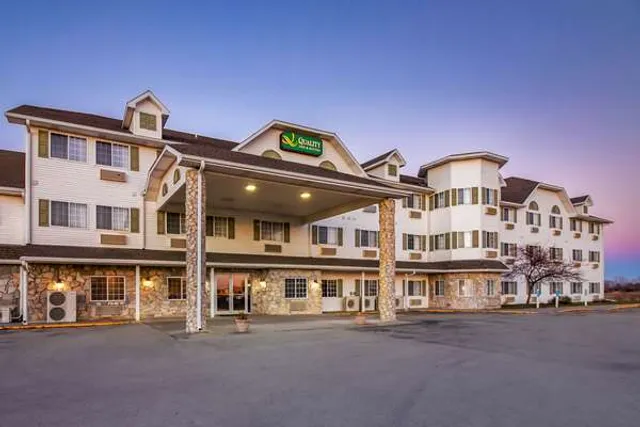 Quality Inn & Suites Lincoln North