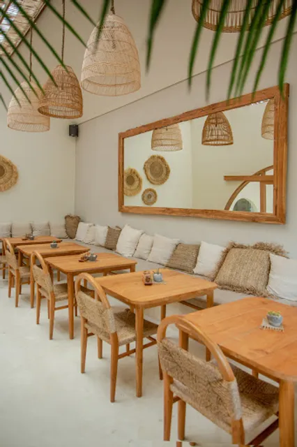 Bambu Cafe & Restaurant