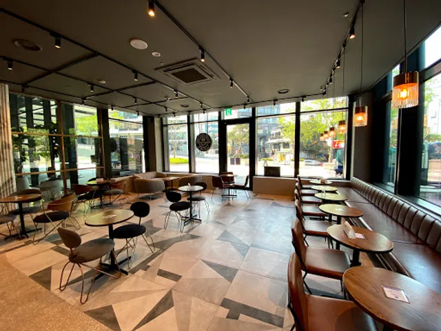 Coffee Bean & Tea Leaf