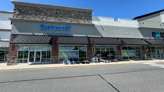 Fortunoff Backyard Store