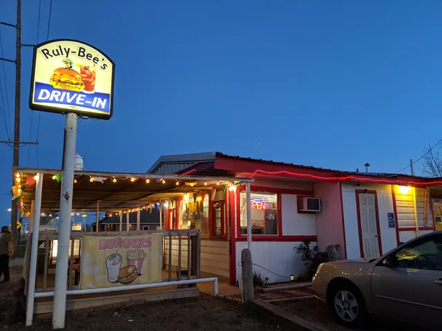 Ruly-Bee's Drive-In