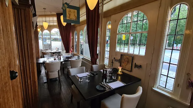 Coffee house station