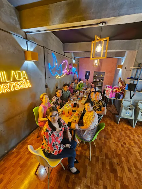 Pig & fish Food Truck