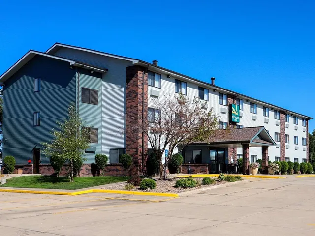 Quality Inn & Suites Bloomington West