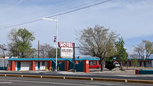 La Hacienda Motel