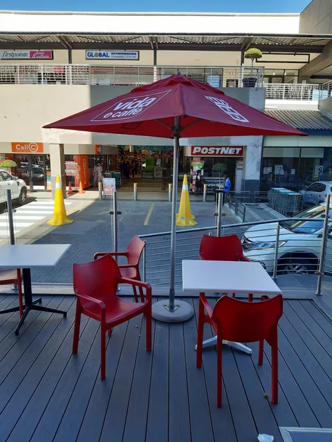 vida e caffè Douglasdale Village