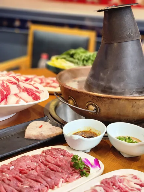 Qinghua Gewula Man Nationality Hot Pot