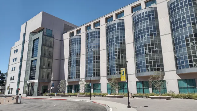Peter Morton Medical Building - UCLA Medical Center