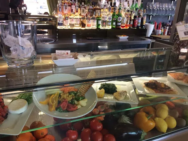 Chrisha & Mama Cafè