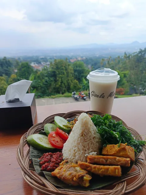 Gisela Resto & Villa