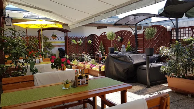 Schmankerlstock Cafe-Restaurant