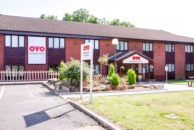 OYO Sunrise Hotel, A46 N Leicester
