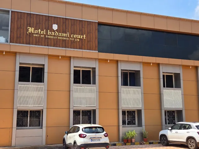 HOTEL BADAMI COURT(unit of Shreejit Resorts Pvt Ltd)