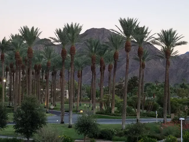 IW Club Restaurant & Bar