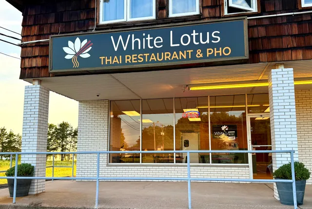 White Lotus Thai Restaurant & Pho