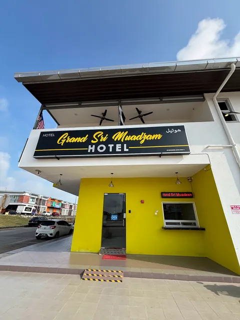 GRAND SRI MUADZAM HOTEL