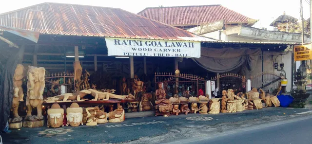 Ratni Goa Lawa wood carver