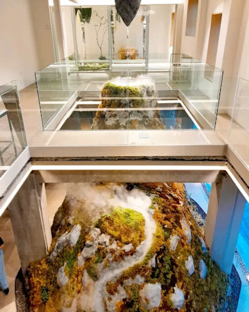 LEEDORIM Coffee & Vegan Bakery Gyeongbokgung Cafe