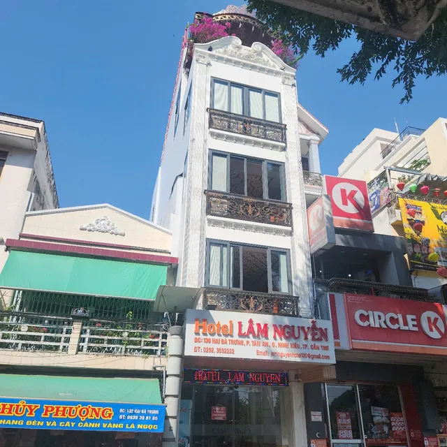 Hotel Lâm Nguyễn