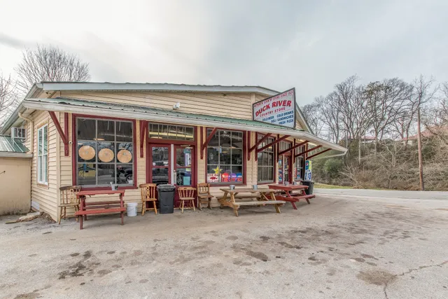 Duck River food mart