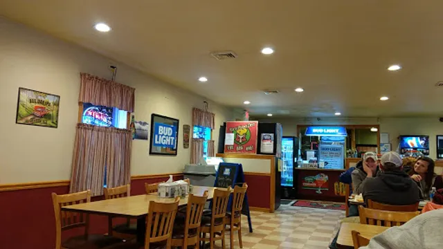 Fox's Pizza Den