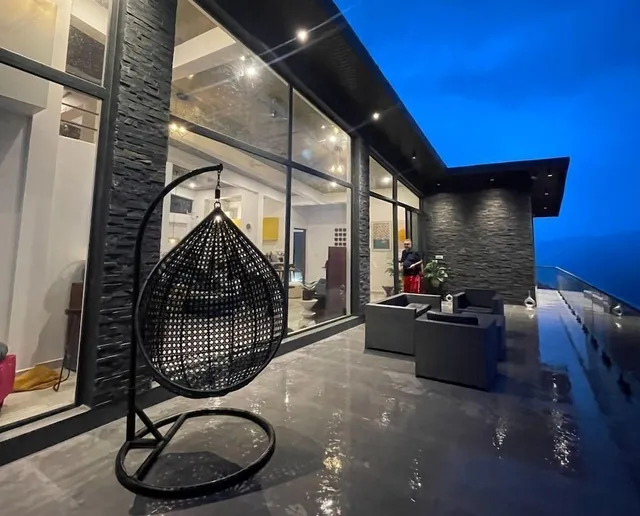 LaRiSa X Mountains & Martini