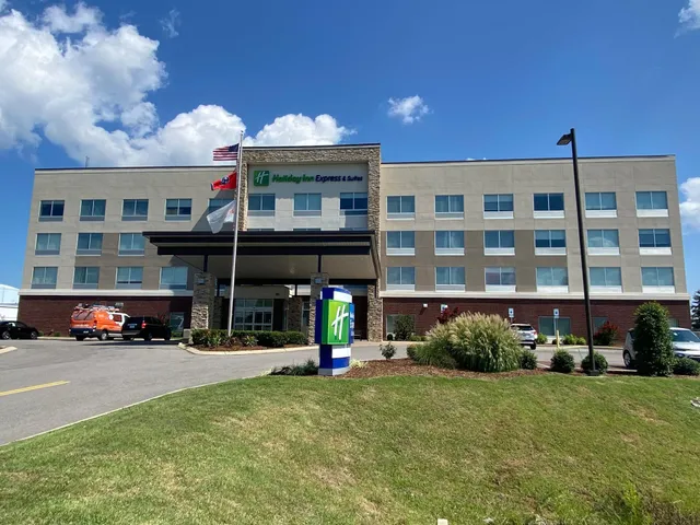 Holiday Inn Express & Suites Nashville North - Springfield by IHG