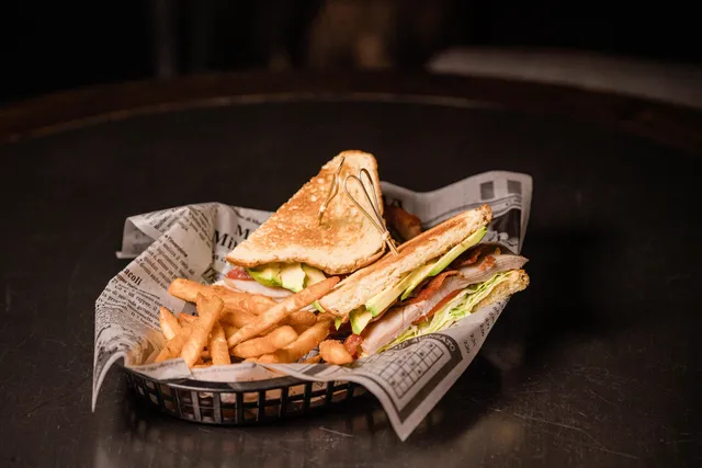 Dollies Bar & Grille