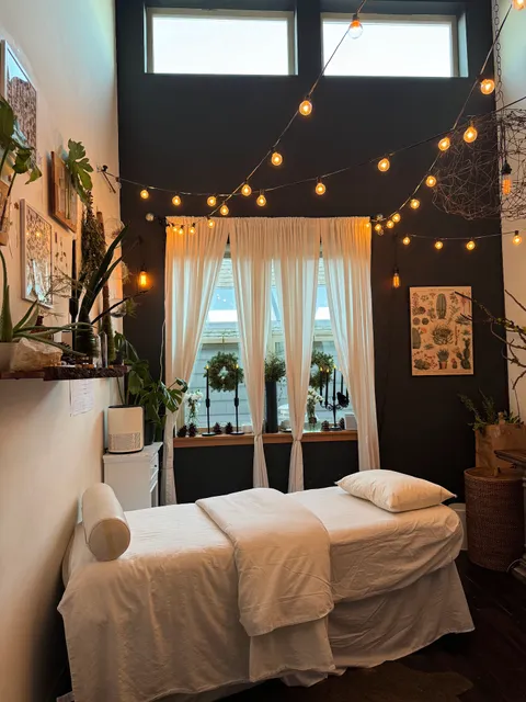 Holly Cline Skincare