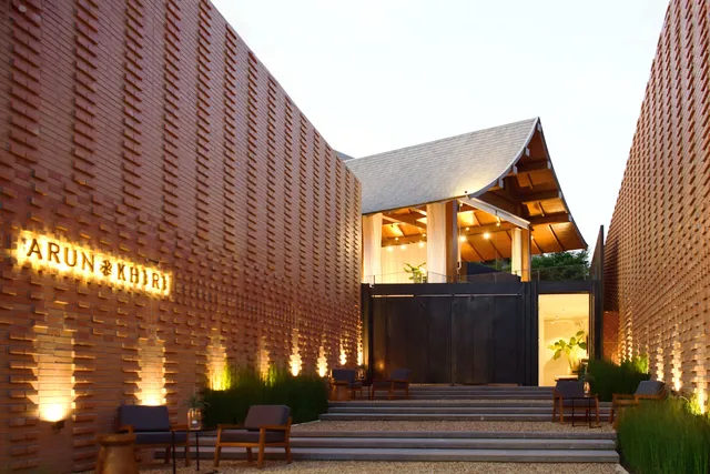 Arun Khiri Hotel (Old Town)